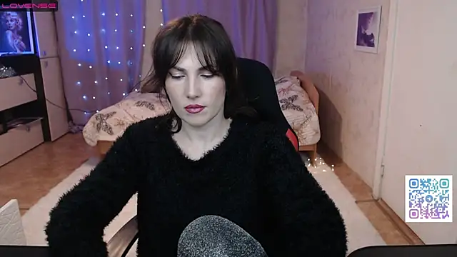 Daniela Cooperr online show from April 1, 5:54 pm