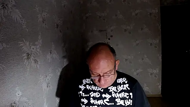 Bossun79 online show from October 4, 9:02 pm