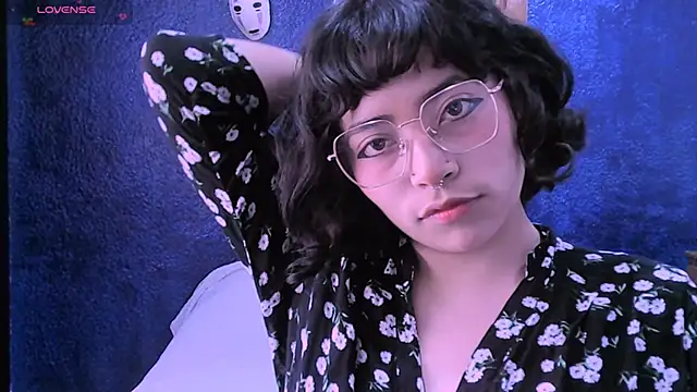 NinaYellow online show from January 17, 3:00 pm