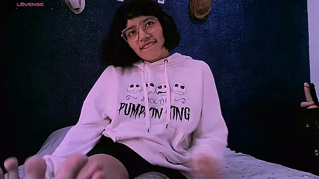 NinaYellow online show from January 21, 2:59 pm