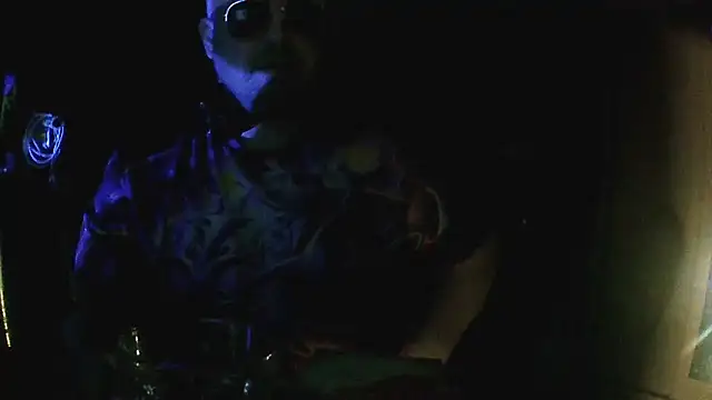 Snapshot of perversalus chatting on December 15, 8:13 pm perversalus online show from December 15, 8:13 pm