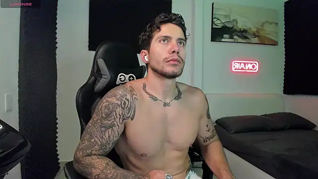 LucianSinclair online show from November 29, 2:25 am