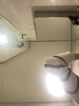 Snapshot of MEOW_MEO chatting on December 20, 4:03 pm MEOW MEO online show from December 20, 4:03 pm