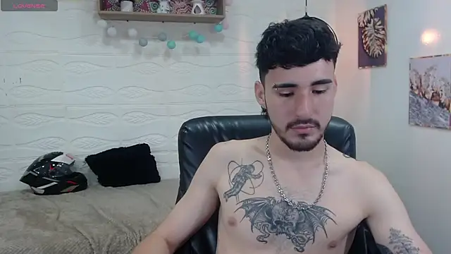 DmitriSanders online show from January 14, 11:48 pm