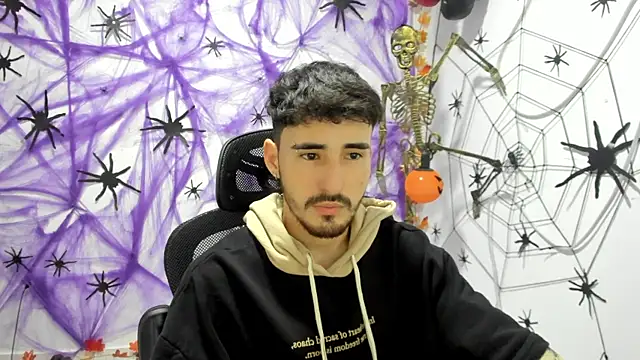 DmitriSanders online show from September 30, 9:31 pm