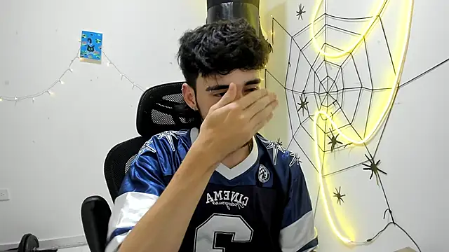 DmitriSanders online show from January 14, 2:28 am