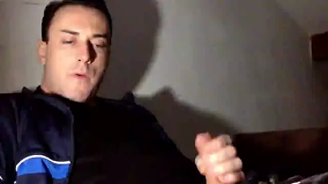 Snapshot of mainnrd chatting on January 7, 10:45 pm mainnrd online show from January 7, 10:45 pm