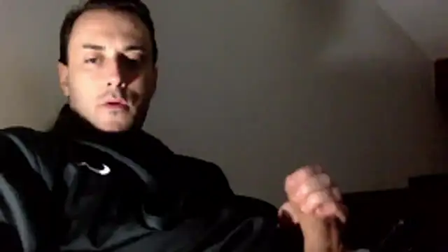 Snapshot of mainnrd chatting on February 22, 12:01 am mainnrd online show from February 22, 12:01 am