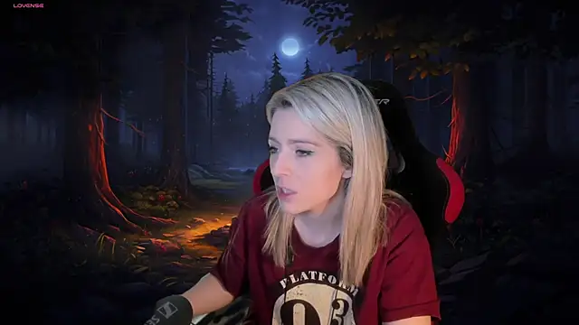 Lisaonthemoon online show from December 5, 7:28 pm