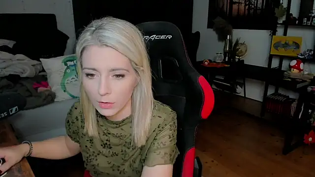 Lisaonthemoon online show from October 18, 1:56 pm