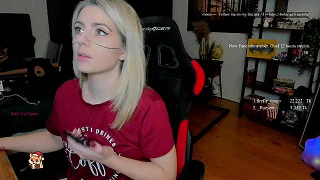 Lisaonthemoon online show from December 17, 9:21 pm