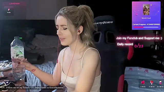 Lisaonthemoon online show from July 2, 6:47 pm