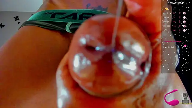 Snapshot of esteveen_ortegas_ chatting on January 25, 10:29 am esteveen ortegas online show from January 25, 10:29 am