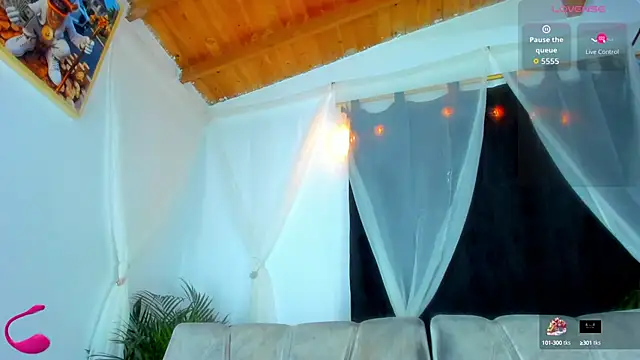 Snapshot of esteveen_ortegas_ chatting on October 13, 11:27 pm esteveen ortegas online show from October 13, 11:27 pm