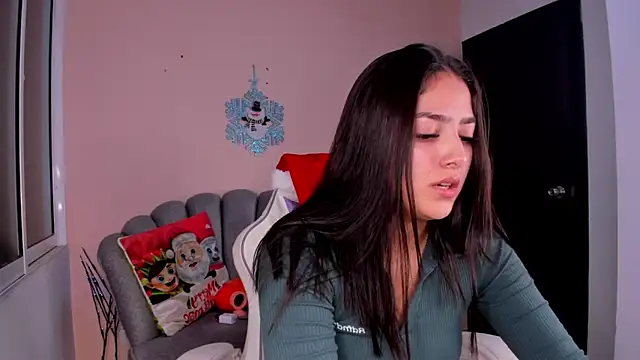 Snapshot of lili_turner chatting on December 28, 12:15 am lili turner online show from December 28, 12:15 am