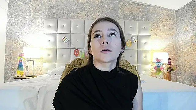 Lezy  online show from April 11, 7:40 pm