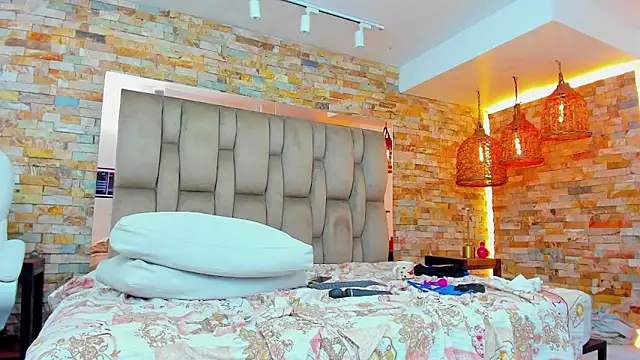 Snapshot of karla_dunn chatting on February 13, 3:07 am karla dunn online show from February 13, 3:07 am