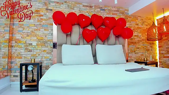 Snapshot of karla_dunn chatting on February 14, 8:37 pm karla dunn online show from February 14, 8:37 pm