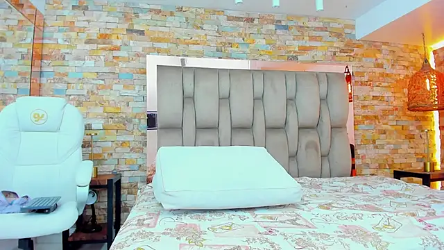 Snapshot of karla_dunn chatting on March 4, 7:54 pm karla dunn online show from March 4, 7:54 pm