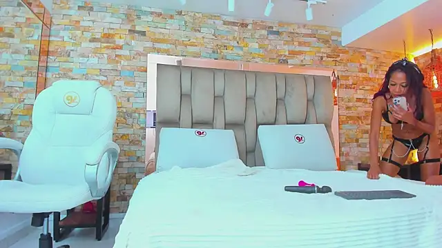 Snapshot of karla_dunn chatting on September 18, 8:44 pm karla dunn online show from September 18, 8:44 pm