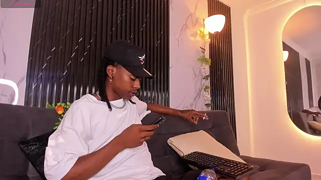 Snapshot of BRYXXXON1 chatting on February 6, 12:05 pm BRYXXXON1 online show from February 6, 12:05 pm