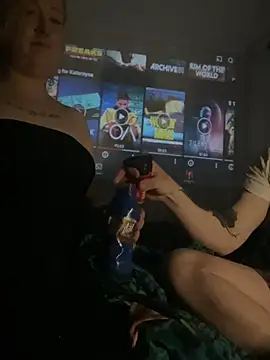 mollymay69 online show from July 4, 8:37 pm
