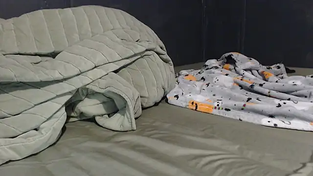 Dogz n daugthers online show from January 20, 6:10 pm