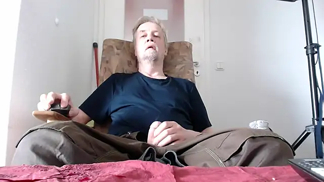 Snapshot of Cordt30 chatting on June 17, 4:30 pm Cordt30 online show from June 17, 4:30 pm