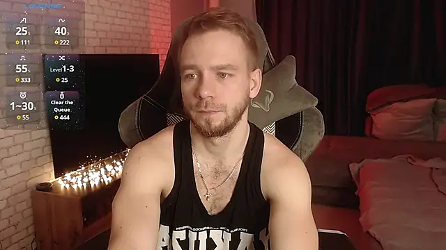 Snapshot of LeoPaulini chatting on March 21, 8:17 am LeoPaulini online show from March 21, 8:17 am