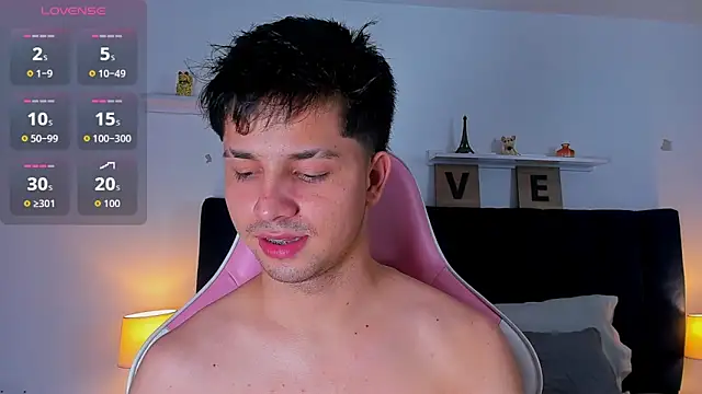 Issac james  online show from January 10, 5:09 am