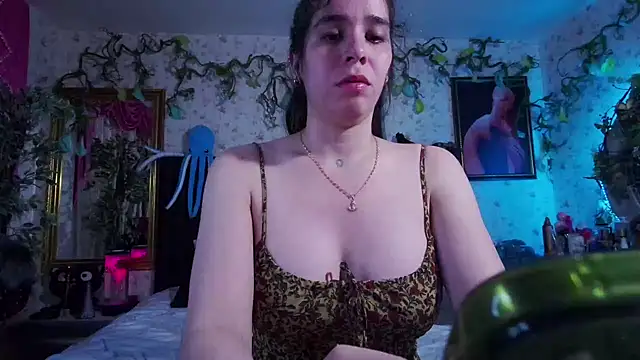 Snapshot of Elizabeth77_ chatting on January 27, 10:27 am Elizabeth77 online show from January 27, 10:27 am