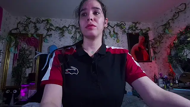Snapshot of Elizabeth77_ chatting on February 4, 10:10 am Elizabeth77 online show from February 4, 10:10 am