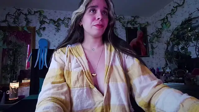Snapshot of Elizabeth77_ chatting on October 13, 8:09 pm Elizabeth77 online show from October 13, 8:09 pm