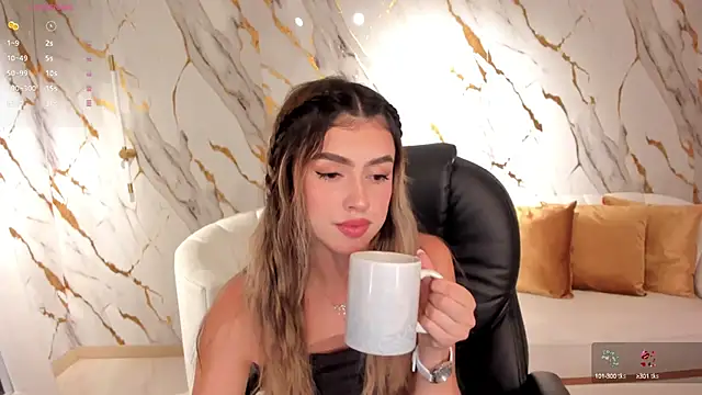 Snapshot of PaulinaSantos_ chatting on March 6, 7:21 pm PaulinaSantos online show from March 6, 7:21 pm