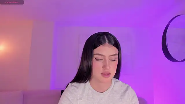 PaulinaSantos  online show from November 6, 7:59 pm