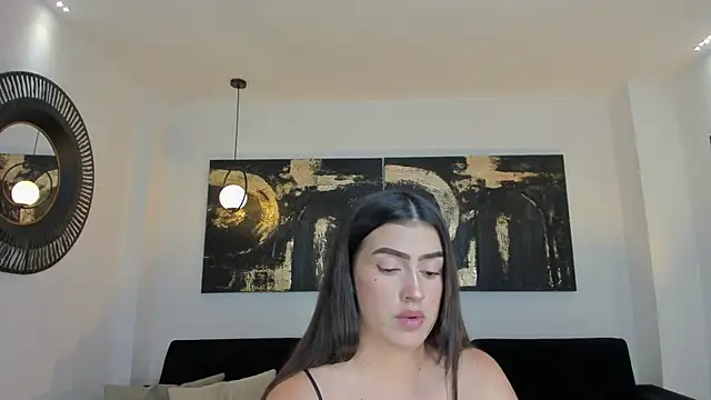 PaulinaSantos  online show from April 2, 7:00 pm