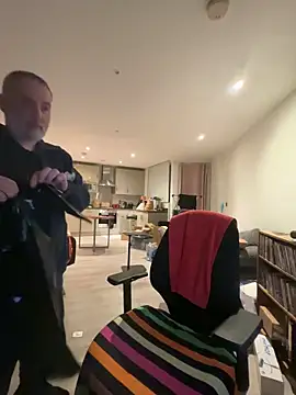 LondonTeffy online show from February 12, 10:05 pm