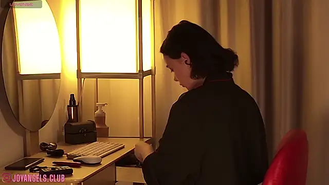 SophieCharm online show from April 14, 4:51 am