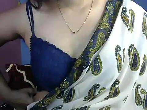 Black cat cutie online show from February 5, 4:37 am