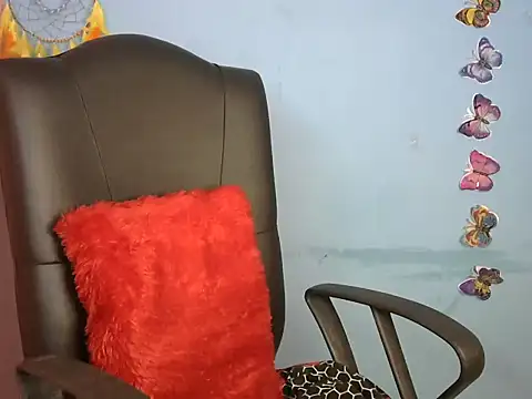 Black cat cutie online show from February 12, 5:26 am