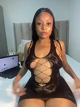 SexyDee025 online show from March 13, 8:15 am