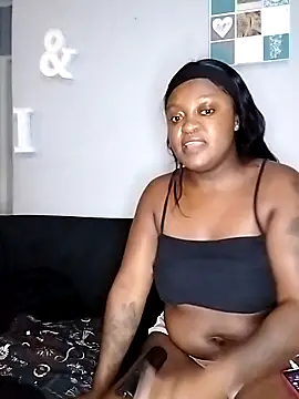 Snapshot of TheDoubleTrouble18xxx chatting on March 13, 8:32 pm TheDoubleTrouble18xxx online show from March 13, 8:32 pm