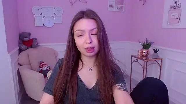 LucySkilar online show from January 19, 5:37 am