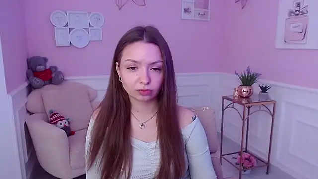 LucySkilar online show from January 21, 6:00 am