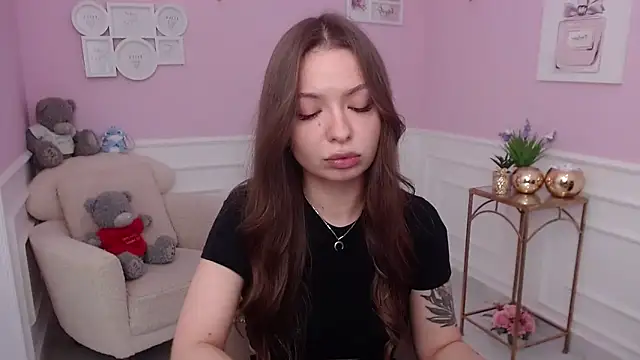 LucySkilar online show from October 21, 4:35 am