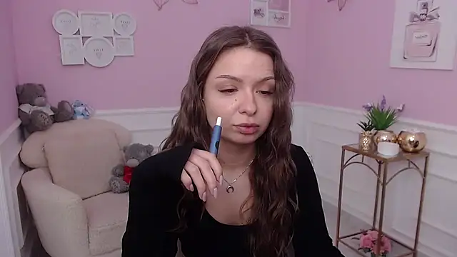 LucySkilar online show from November 25, 7:52 am