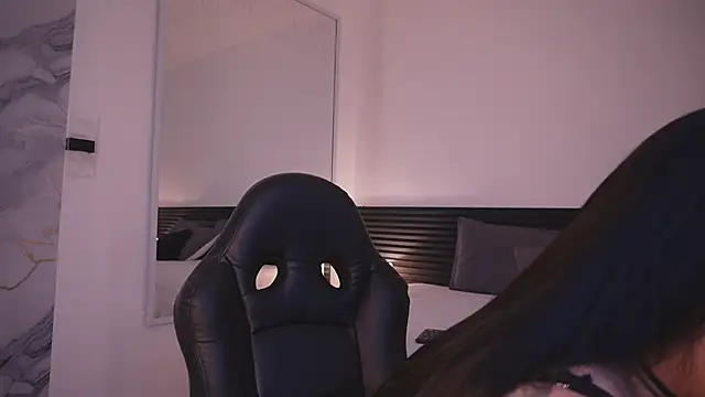 leslie k online show from September 18, 3:30 am