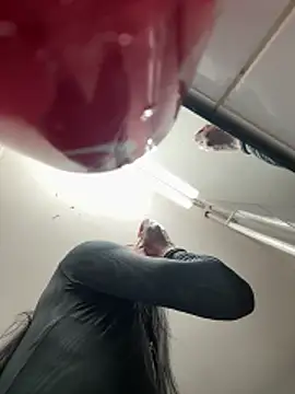 tamarabigass1 online show from April 13, 7:30 pm