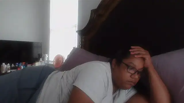 ebonyred online show from August 6, 9:49 pm