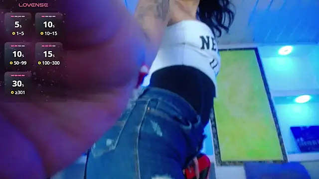 Snapshot of sylvana_19 chatting on December 25, 2:56 pm sylvana 19 online show from December 25, 2:56 pm